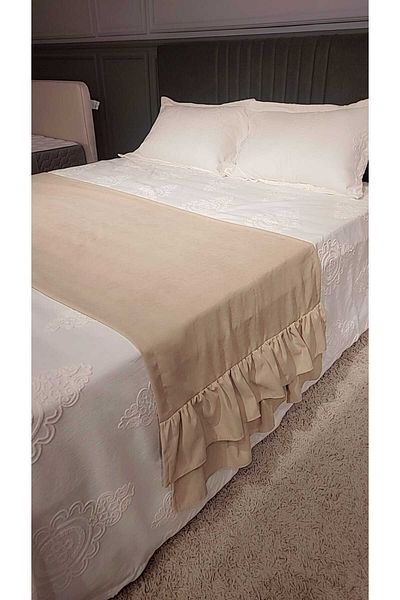 Hobizer Textile Mother's Day Bed Runner Double Ruffle Cream