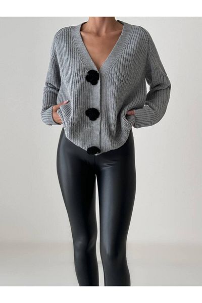 İLKCET MODA Oversize dámský cardigan - detail na knoflíky