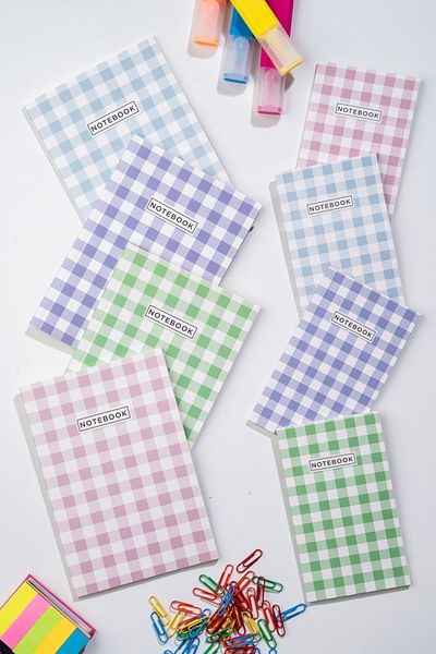 Fly Notes Set 8 caiete cu carouri 64 pagini Caiet școlar 13x20 cm 10x15 cm Seria Plaid