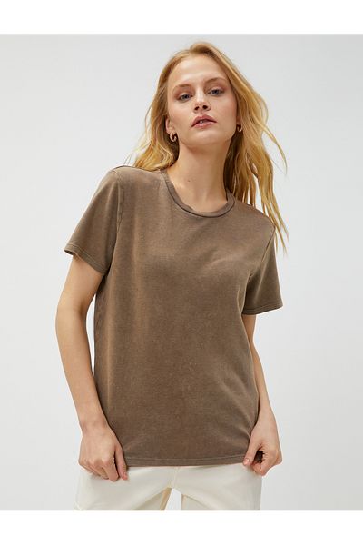 Koton Basic-T-Shirt aus Baumwolle