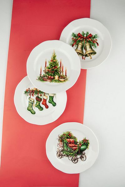 Bursa Porselen Dekor Jingle Bells 4 Pieces of Cake Plates