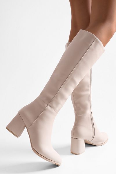 Shoeberry Damen-Stiefel Kiella Beige Skin mit Absatz Beige Skin