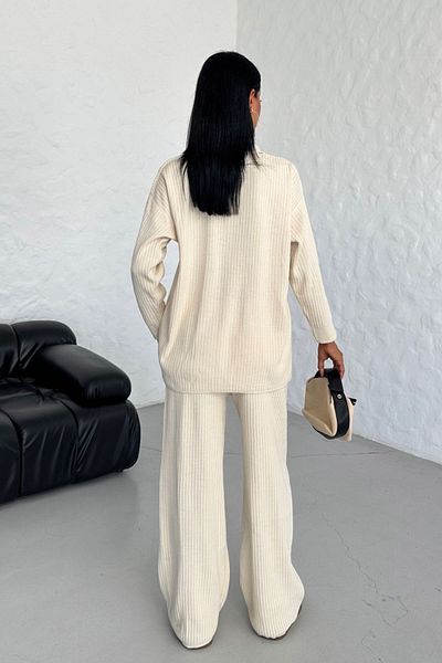 By Nilgün Akay Women's Ecru Shirt Collar Buttoned Bottom-Top Knitwear Set