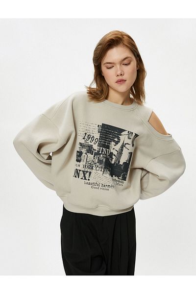 Koton Window Detailed Sweatshirt Comfortable Fit Long Sleeve Printed