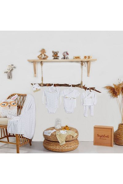 tinylamb Lamb Unisex Newborn 12 Piece Hospital Discharge Set Baby Clothing Set with Pleated Toys