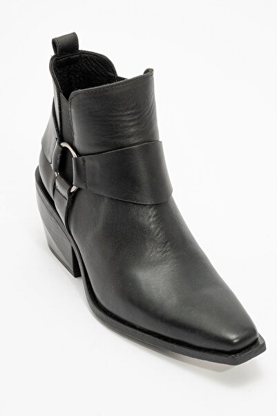 Zeynep Sıradağlı Черни дамски ботуши от кожа Felia