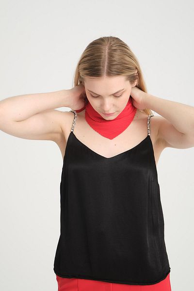 Axesoire 13731-1 Model Red Pleated Bandana Scarf