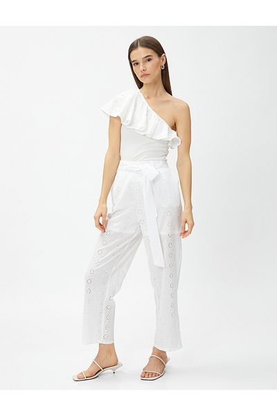 Koton Crop-Hose mit Stickerei und Gürteldetail
