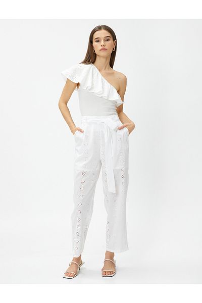 Koton Crop-Hose mit Stickerei und Gürteldetail