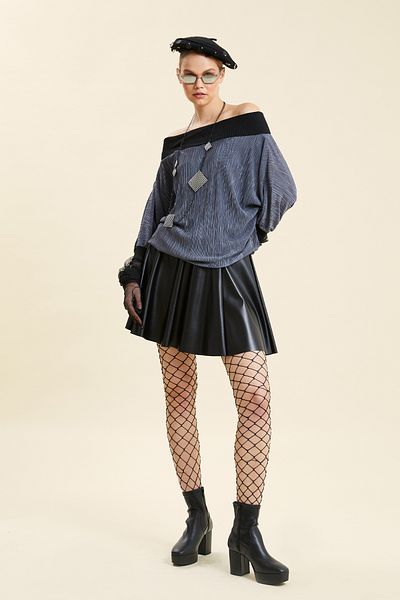 VERDA Necklace Wide Collar Pleated Blouse