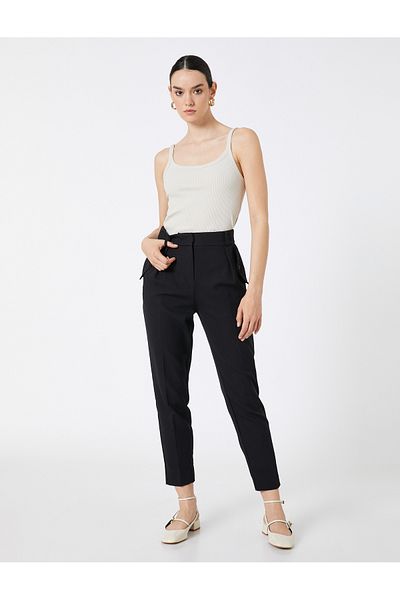Koton Crop-Hose mit Taschendetail, schmalem Bein und hoher Taille