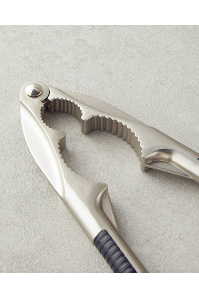 English Home Rowena Metal Walnut and Hazelnut Cracker Kitchen Utensil 17 cm Black