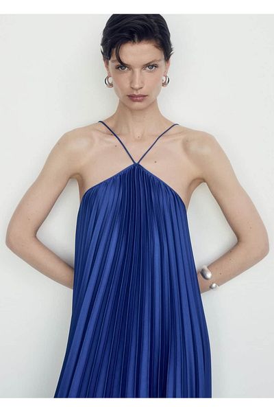 MANGO Woman Σχέδιο φόρεμα με πλισέ Halterneck