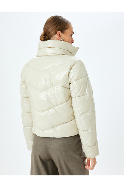 Koton Αδιάβροχο γιακά με φερμουάρ και τσέπες γυαλιστερό κοντό πουπουλένιο παλτό