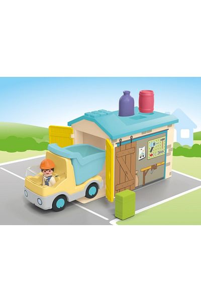 Playmobil Junior - Camion cu garaj de sortare