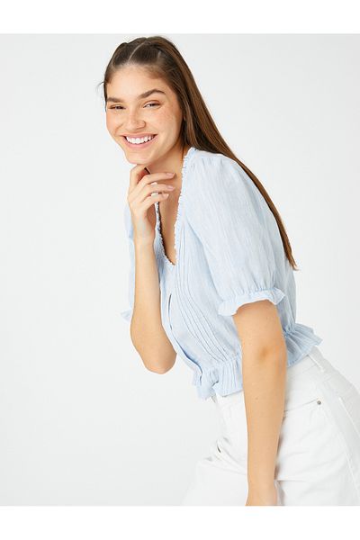 Koton Crop-Shirt mit Ballonärmeln, Rüschen und Knopfleiste vorne