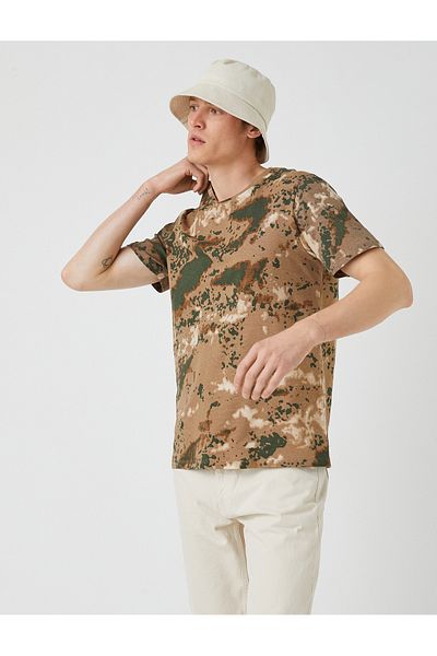 Koton T-Shirt mit Tarnmuster