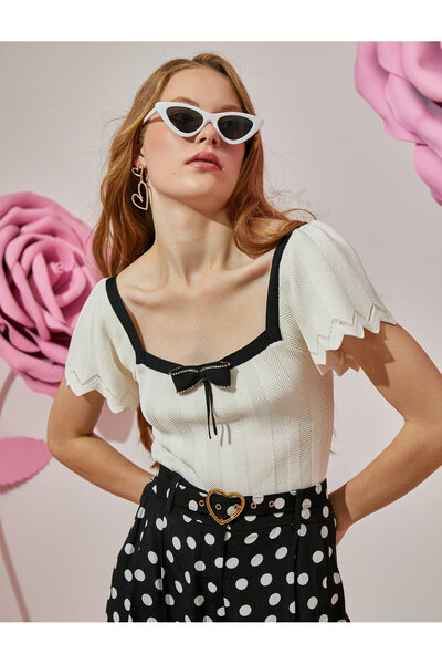 Koton Bluse mit quadratischem Ausschnitt und Schleifendetail