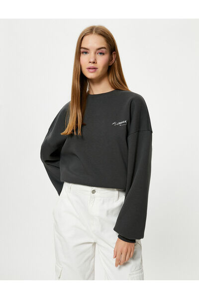 Koton سويت شيرت بطبعة أتاتورك على الظهر، وياقة دائرية، وأكمام طويلة، خاص بالذ...