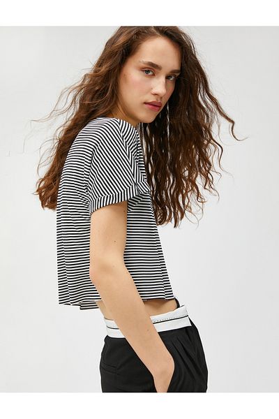 Koton Tricou Crop Decolteu Crew mânecă scurtă Amestecat de viscoză