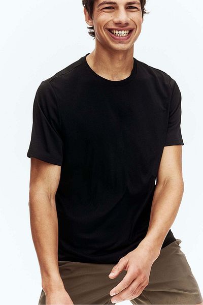 H&M قميص رياضي من DryMove™