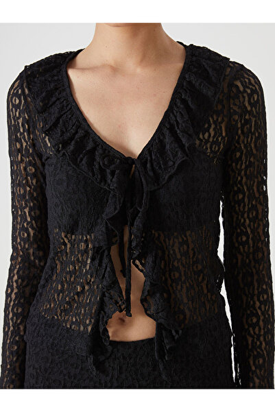 LC Waikiki LCW Vision V Yaka Dantelli Kadın Bluz