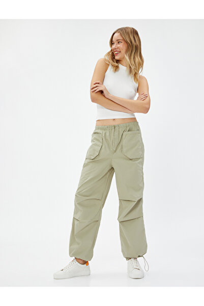 Koton Παντελόνι αλεξίπτωτο με ελαστική μέση, λεπτομέρεια μεγάλη τσέπη, πώμα