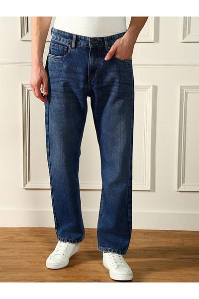 Dennis Lingo By Styli Mid Rise Relaxed Fit Light Fade Jeans
