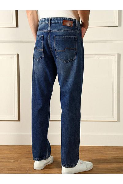 Dennis Lingo By Styli Mid Rise Relaxed Fit Light Fade Jeans