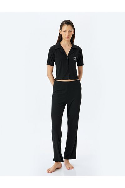 Koton Pyjama-Set mit Hemdkragen und Knopfdetail
