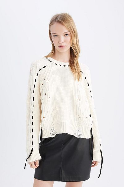 DeFacto Coool Oversize Wide Fit Crew Neck Knitwear Sweater D8233Ax24Wn