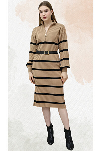 VEGENZE Γυναικείο πλεκτό φόρεμα Camel μαύρο ριγέ με φερμουάρ Half Fisherman