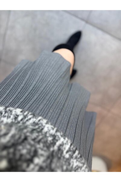 Tuğba Pileli İçi Şortlu Gri Etek