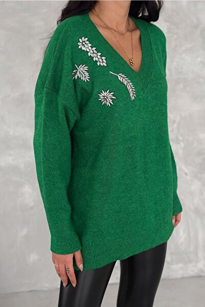 FEMELLE Women's Green Standard Size Stone Embroidered Oversize Knitwear Sweater