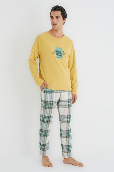 Trendyol Collection Gelbes, kariertes Strick-Pyjama-Set mit normaler Passform TMNAW25PT00062