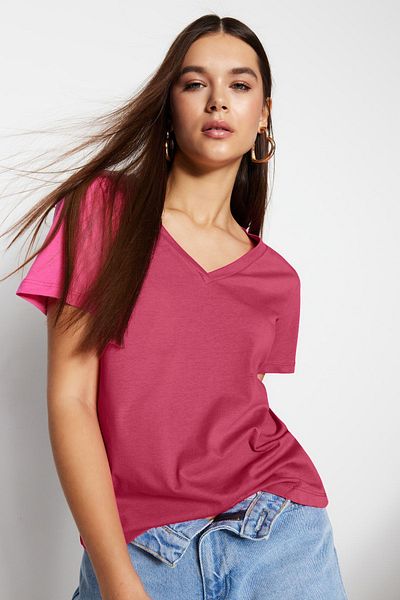 Trendyol Collection Rózsaszín 100% pamut Basic V-nyakú átlagos póló