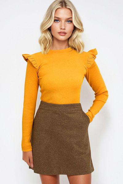 Trend Alaçatı Stili Gelber Rollkragenpullover mit gerüschten Schultern für Damen ALC-X5194
