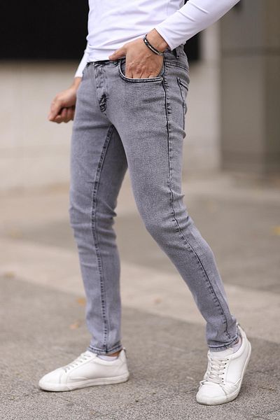 Trendyol Collection Graue, schmal geschnittene Jeans-Jeanshose TMNAW25JE00013