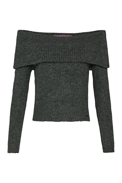 QS by s.Oliver Svetr z žebrovaného úpletu s velkým stahovacím límcem