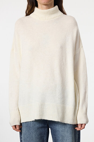 Trendyol Collection Ecru*001 Wide Fit Soft Textured Stand Collar Knitwear Sweater Twoaw23Kz00469