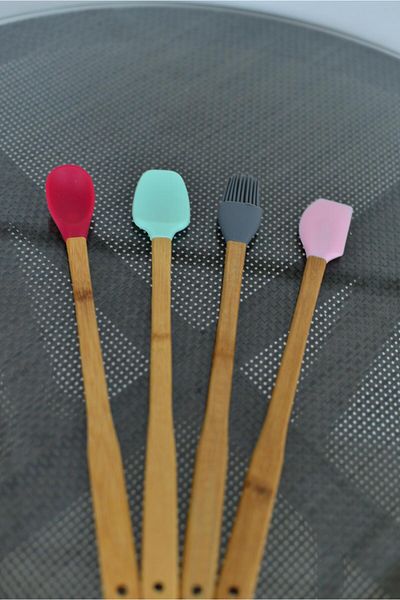 şirin eşyalarım 4-Piece Long Bamboo Spatula Set / Robert