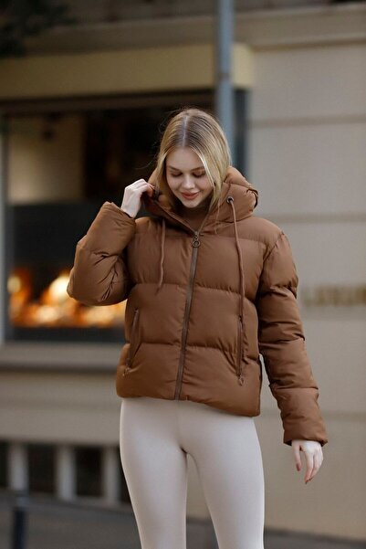 Thebulut Kapüşonlu Çift Cepli Fermuarlı İpli Uzun Kol Elyaf Dolgulu Şişme Mont