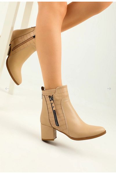 WHİTE LİNE Crocodile Patterned Nut Beige Short Bootie - Chunky Heel and Zipper