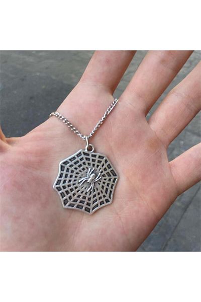 Köstebek Spider on Web Nest Chain Necklace