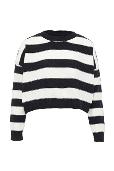 Faina Zur Seite fahren