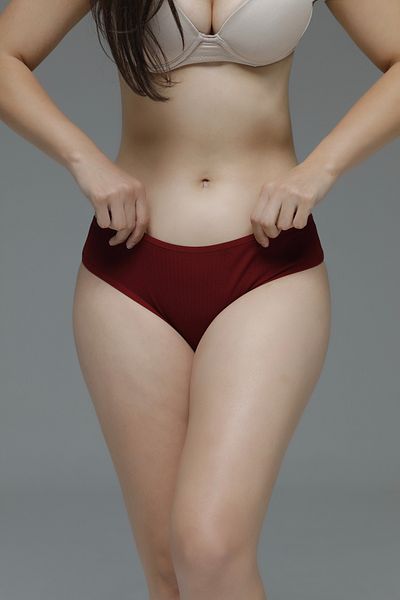 MİSTİRİK Chiloți sport model Taranto cu talie înaltă și țesătură elastică - culoare visiniu