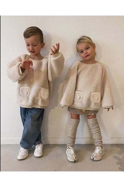 anonim Girls' Plush Sweatshirt and Ribbed Leggings - Set with Shoulder Button Detail and Pocket