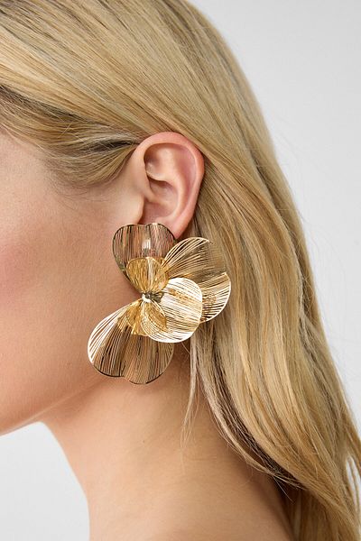 Stradivarius Yelpaze çiçek yapraklı büyük küpe