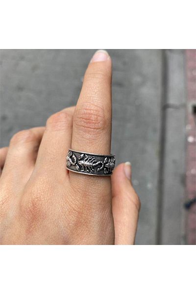Köstebek Scorpion Patterned Stripe Ring