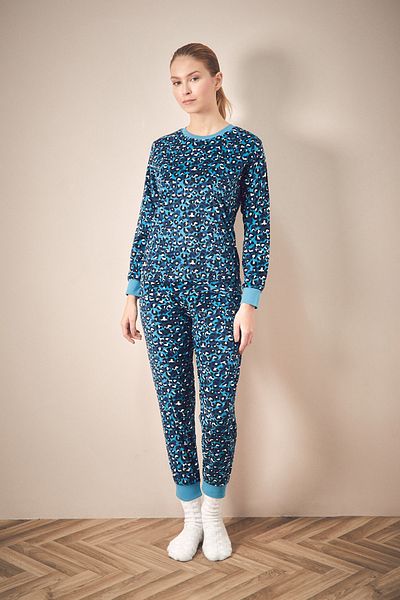 Fulla Moda Set de pijamale din catifea din 2 piese cu decolteu cu model leopard